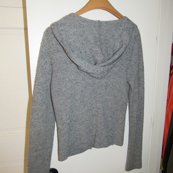 Zip up hooded sweater - Picture 2 of 4